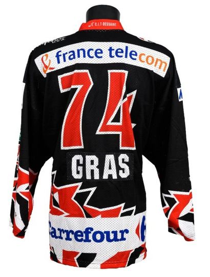 null Laurent Gras n°74. Maillot de hockey porté avec les Gothiques d'Amiens. Il jouera...