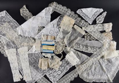 null Réunion d'accessoires du costume féminin et volants en dentelle, 2e moitié du...