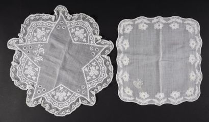 null Deux mouchoirs en linon brodé, 2e moitié du XIXe siècle.
Deux mouchoirs en linon...