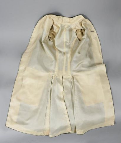 null Habit à la française, vers 1800, habit et culotte en pékin changeant à rayures...