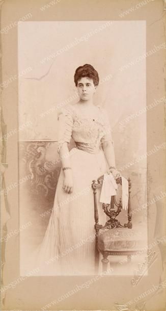 null HÉLÈNE WLADIMIROVNA, grande-duchesse de Russie, princesse de Grèce (1868-1918).
Portrait...