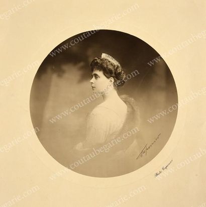 null HÉLÈNE WLADIMIROVNA, grande-duchesse de Russie, princesse de Grèce (1882-1957).
Portrait...