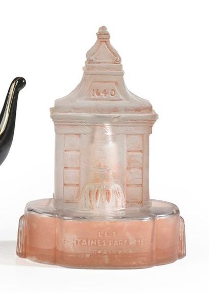 Pélissier-Aragon Les Fontaines Parfumées de Grasse - (1924)
Curieux flacon en verre...