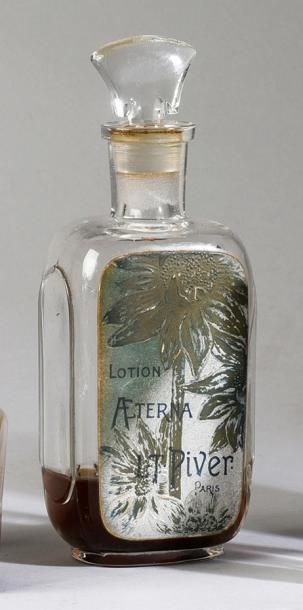 L.T.PIVER «lotion Aeterna» - (années 1910)
Rare flacon carafon en verre incolore...