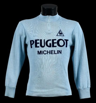 null Maillot d’entrainement à manches longues de la formation cycliste Peugeot Michelin...
