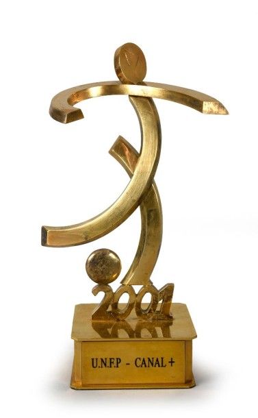 null Trophée UNFP Canal + pour l’année2001. Récompense pour les joueurs et les entraineurs...
