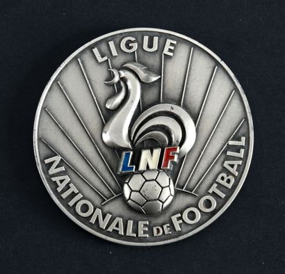 null Ensemble comprenant une médaille, une plaquette et une montre de la Ligue Nationale...