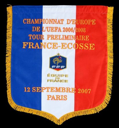 null Fanion brodé de l’équipe de France. Match qualificatif pour l’Euro2008 en Suisse...