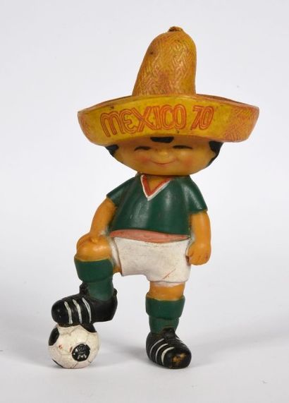 null Mascotte «Juanito» pour la Coupe du Monde 1970 au Mexique. En plastique. Hauteur...