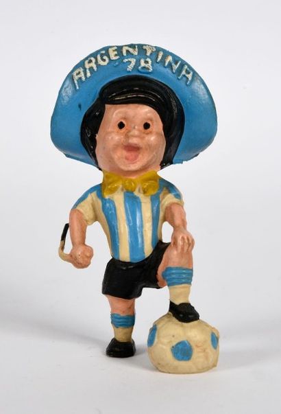null Mascotte «Gauchito» pour la Coupe du Monde 1978 en Argentine. En plastique....
