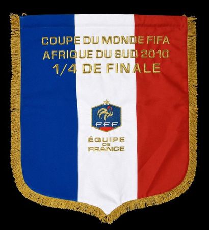 null Fanion officiel de l’équipe de France fabriqué en prévision du 1/4 de finale...