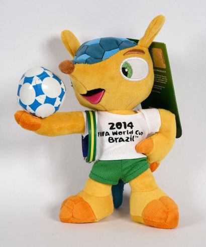 null Mascotte «Fuleco» pour la Coupe du Monde 2014 au Brésil. Hauteur 25 cm.