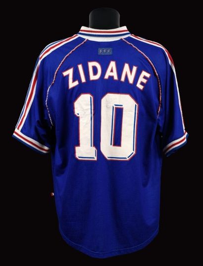 null Zinedine Zidane n°10. Maillot porté avec l’équipe de France face à l’Afrique...