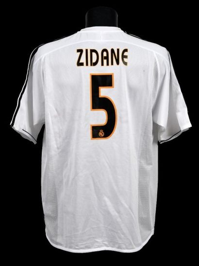 null Zinedine Zidane n°5. Maillot réplica du Real Madrid CF pour la saison2003-2004...