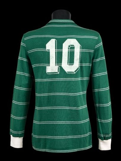 null Michel Platini n°10. Maillot porté avec l’AS St Etienne pour la saison 1980/1981...