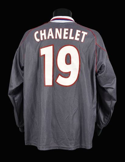 null Jean-Marc Chanelet N°19. Maillot de l’Olympique Lyonnais pour la Ligue des Champions2000-2001....