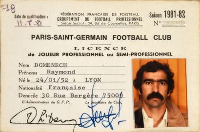 null Licence de joueur professionnel de Raymond Domenech avec le Paris Saint-Germain...