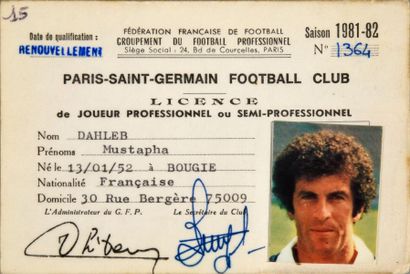 null Licence de joueur professionnel de Mustapha Dahleb avec le Paris Saint-Germain...