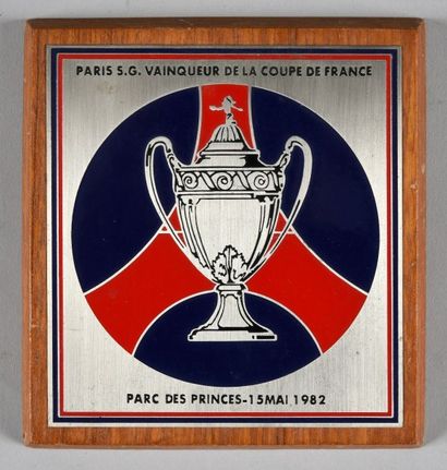 null Plaque commémorative pour la victoire du Paris Saint-Germain face à St Etienne...