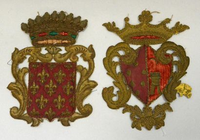 null Blasons en broderie, XVIIIe-XIXe siècles, broderie matelassée en filé métallique...