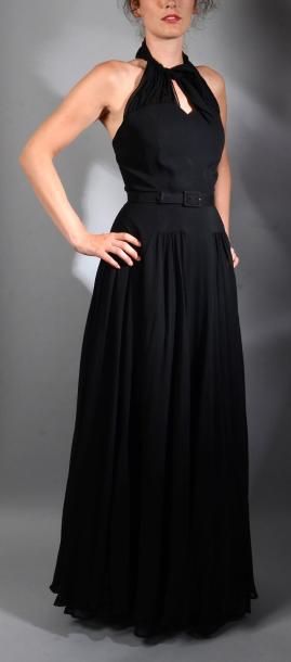 null Robe du soir, Haute couture, vers 1940, crêpe de soie noir, bustier à bretelle...