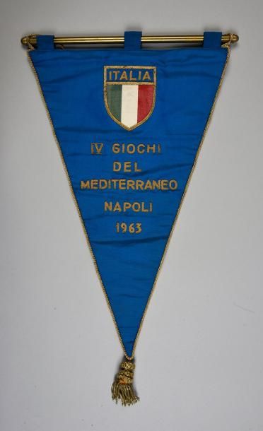 null Fanion original des IVe Jeux Méditerranéens de Naples en 1963. Brodé au fil...