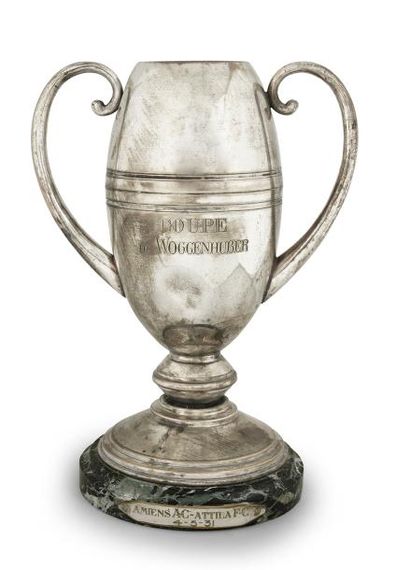 null Trophée de la rencontre du 4 mai 1931 entre Amiens A.C et Attila F.C (club hongrois...