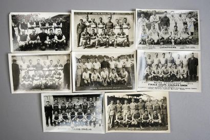 null Ensemble de 8 cartes photo du Stade de Reims entre 1940 et 1946. Quelques signatures...