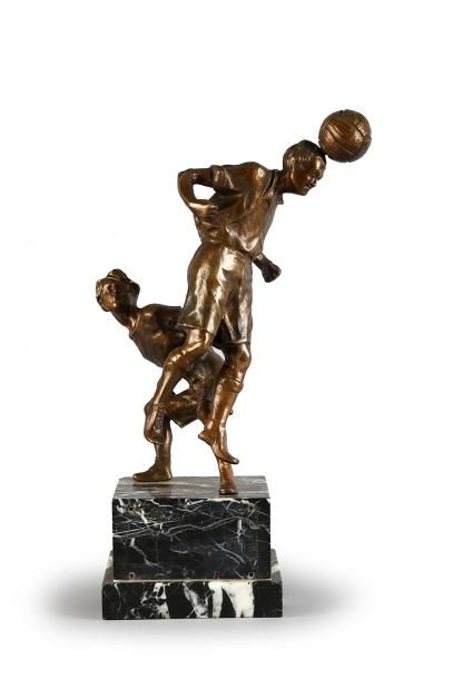 null Sculpture en bronze « Jeu de Tête ». Circa 1930. Rare modèle à deux joueurs....