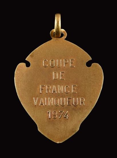 null Médaille de vainqueur de la Coupe de France 1974 de Jean-Michel Larqué avec...