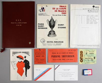 null Programme et billet officiel de la finale de la Coupe de France 1982 entre le...