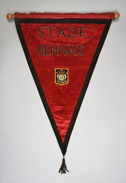 null Fanion officiel du Stade Rennais Club. Fondé en 1901. Brodé au fil d'or.
Dim....