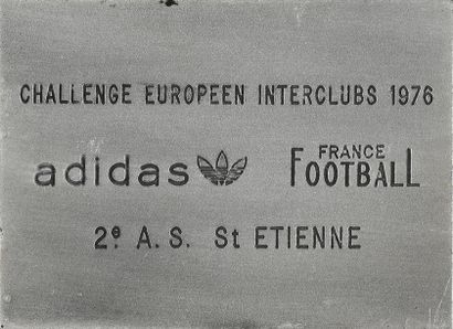 Jean-Michel Larqué Médaille du Challenge Européens Interclubs 1976 remise au joueur...
