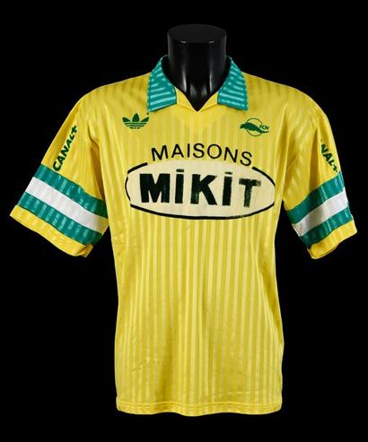 null Maillot n°12 du FC Nantes porté pour la saison 1990-1991. Sponsor «Maison Mikit»....