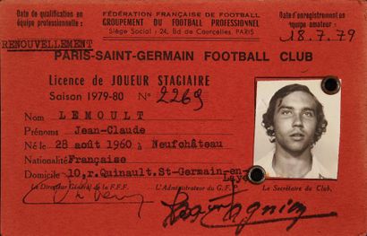 null Jean-Claude Lemoult.
Licence de joueur stagiaire au Paris Saint-Germain pour...