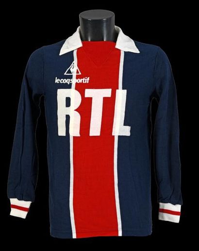 null Maillot sans numéro de la saison 1980-1981 avec le triangle du Col en rouge....