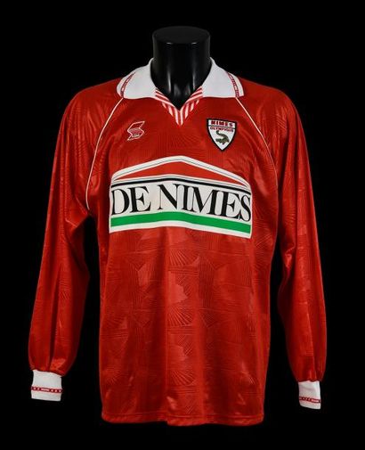 null Maillot n°17 du Nîmes Olympique porté lors de la saison 1992-1993 en 2ème division...