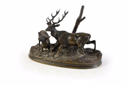 Pierre-Jules Mêne (1810 - 1879). d'après Cerf et biche au repos.
Bronze à patine...