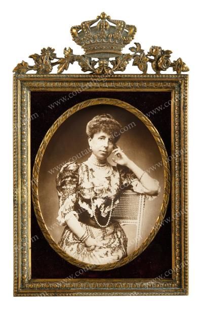 null * MARIE-CHRISTINE, reine d'Espagne, née archiduchesse d'Autriche (1858-1929).
Portrait...