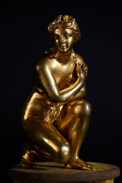 Ecole Française du XVIIe siècle, d'après l'antique 
Vénus accroupie
Bronze doré.
H.:...