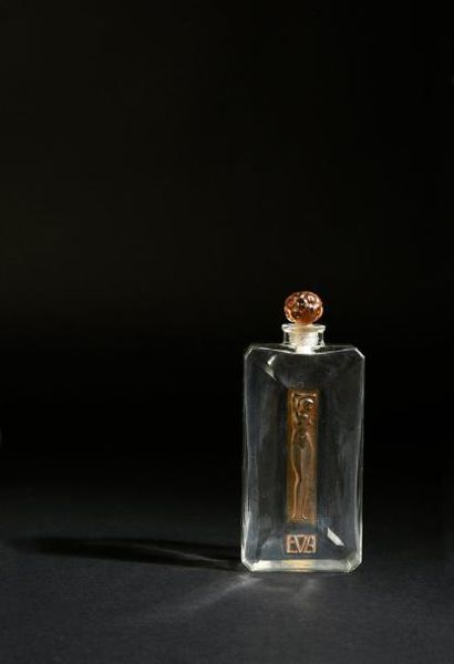 BERTELLI (années 1920 - Milan) 
Eva
Rarissime flacon en verre incolore pressé moulé...