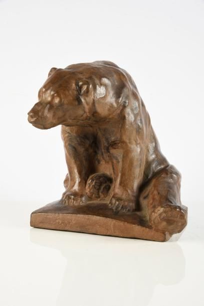 Joseph PALLENBERG (1882 - 1945) 
Grand ours brun d'Europe.
Terre cuite à patine brune...