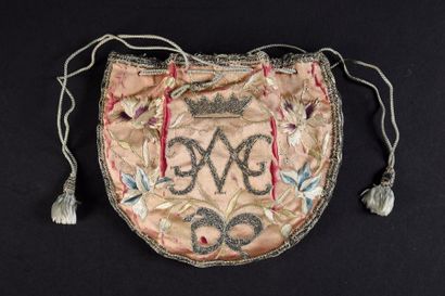 null Portefeuille à soufflets en sablé de perles, vers 1740, décor de cartouches...