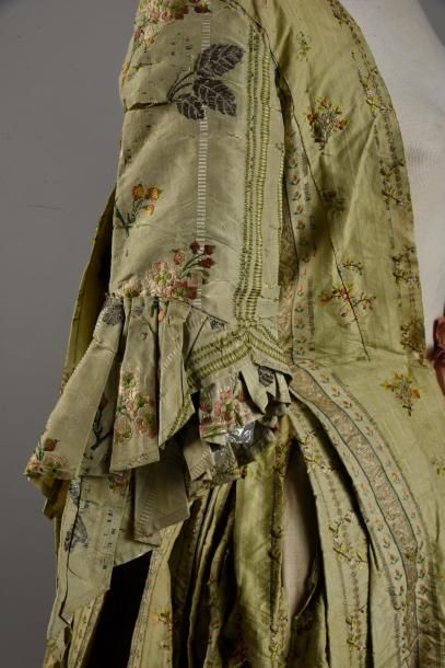null Manteau de robe à la française, Europe, vers 1760-1770, manteau de robe en pékin...