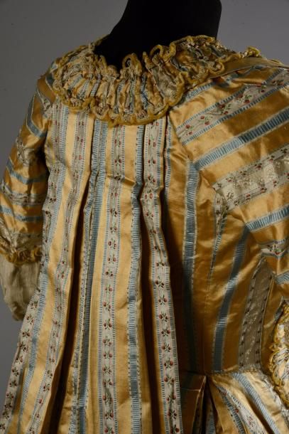null Manteau de robe à la française, France, vers 1770-1780, mexicaine à rayures...
