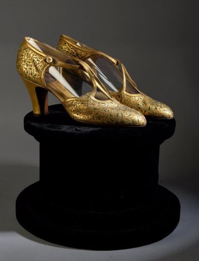 null Paire de chaussures du soir, vers 1920-1925, salomés à brides coup de pied en...