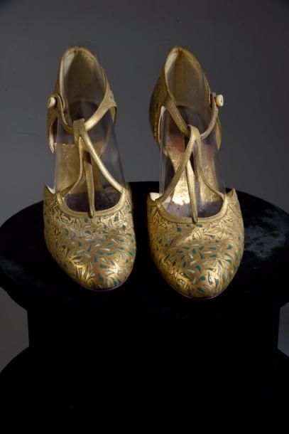 null Paire de chaussures du soir, vers 1920-1925, salomés à brides coup de pied en...