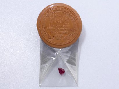 null Rubis naturel taille poire sous scellé* pesant 0.92 ct accompagné de son attestation...