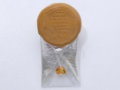 null Saphir orange naturel taille cœur sous scellé* pesant 2.79 cts accompagné de...