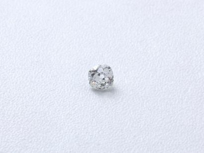 null Diamant de taille ancienne sur papier.
Poids du diamant: 0.53 ct.